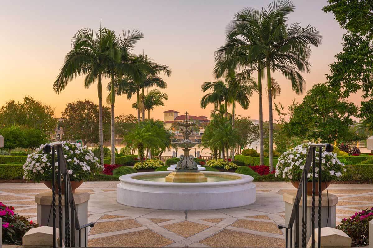 TOP 5 reasons for an expat to buy property in Florida
