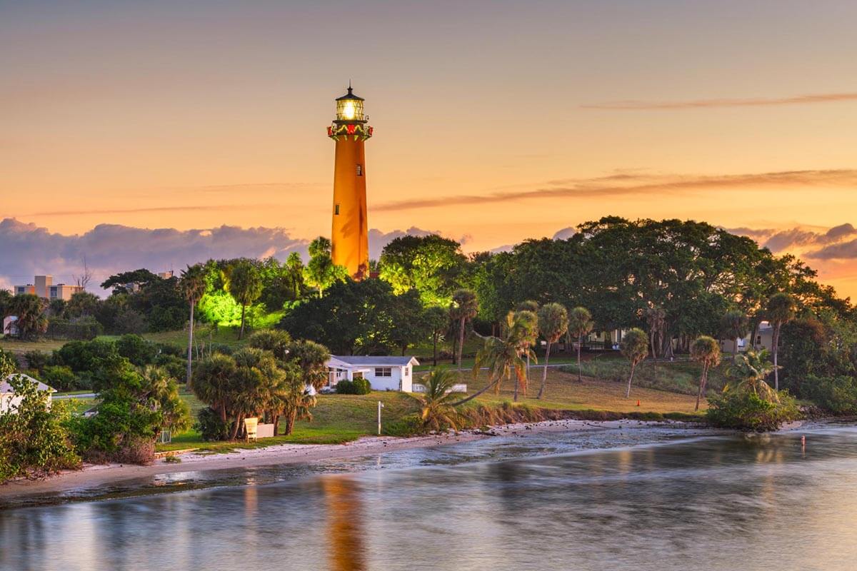 TOP 5 reasons for an expat to buy property in Florida