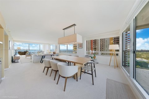 Condominio en venta en Miami, Florida, 2 dormitorios, 157.66 m2 № 1976119 - foto 5