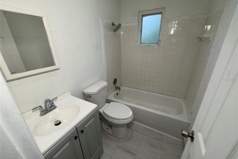 House in Punta Gorda, Florida 3 bedrooms, 82.5 sq.m. № 2230926 - photo 3