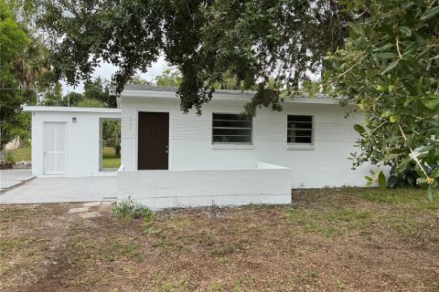 House in Punta Gorda, Florida 3 bedrooms, 82.5 sq.m. № 2230926