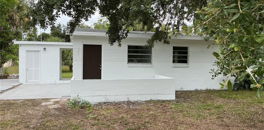 House in Punta Gorda, Florida 3 bedrooms, 82.5 sq.m. № 2230926