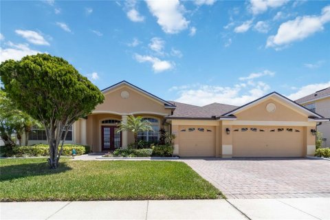 House in Kissimmee, Florida 4 bedrooms, 267.28 sq.m. № 1642710 - photo 2