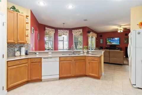 House in Kissimmee, Florida 4 bedrooms, 267.28 sq.m. № 1642710 - photo 14