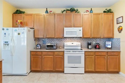 House in Kissimmee, Florida 4 bedrooms, 267.28 sq.m. № 1642710 - photo 15