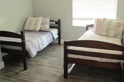 Купить виллу или дом в Корал-Спрингс, Флорида 5 спален, 262.73м2, № 2027468 - фото 27