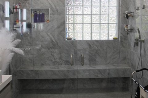 Купить виллу или дом в Корал-Спрингс, Флорида 5 спален, 262.73м2, № 2027468 - фото 16