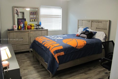 Купить виллу или дом в Корал-Спрингс, Флорида 5 спален, 262.73м2, № 2027468 - фото 25