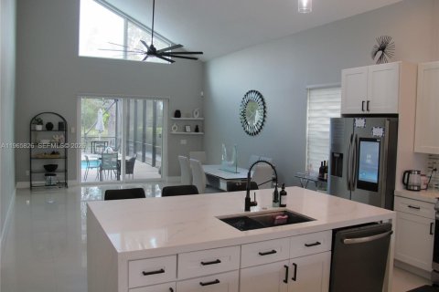 Купить виллу или дом в Корал-Спрингс, Флорида 5 спален, 262.73м2, № 2027468 - фото 6