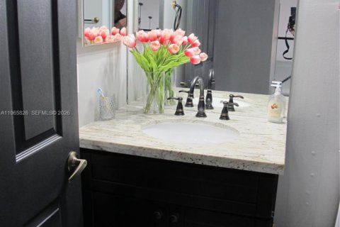 Купить виллу или дом в Корал-Спрингс, Флорида 5 спален, 262.73м2, № 2027468 - фото 28