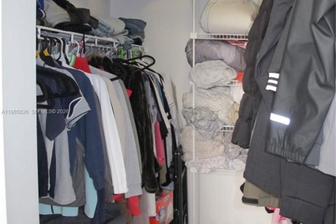 Купить виллу или дом в Корал-Спрингс, Флорида 5 спален, 262.73м2, № 2027468 - фото 20