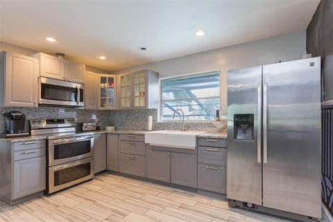 Casa en venta en Brandon, Florida, 3 dormitorios, 167.22 m2 № 1906169 - foto 13