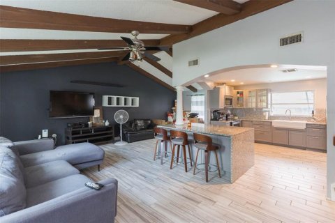 Casa en venta en Brandon, Florida, 3 dormitorios, 167.22 m2 № 1906169 - foto 5