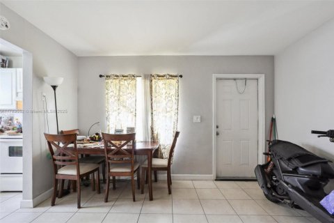 Commercial property in Pompano Beach, Florida 206.15 sq.m. № 1936963 - photo 14