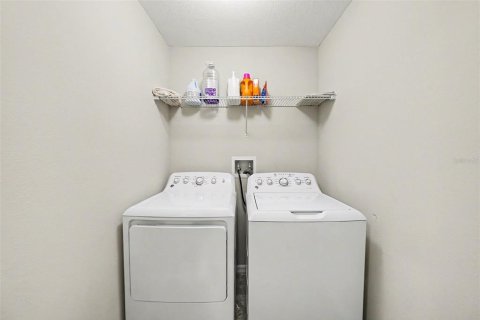 Townhouse in Tampa, Florida 2 bedrooms, 143.16 sq.m. № 2212699 - photo 25