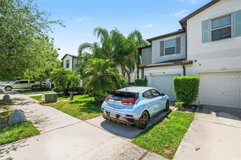 Townhouse in Tampa, Florida 2 bedrooms, 143.16 sq.m. № 2212699 - photo 6