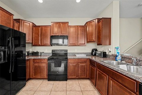 Townhouse in Tampa, Florida 2 bedrooms, 143.16 sq.m. № 2212699 - photo 2
