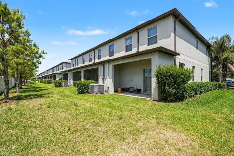 Townhouse in Tampa, Florida 2 bedrooms, 143.16 sq.m. № 2212699 - photo 29