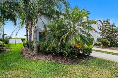 Townhouse in Tampa, Florida 2 bedrooms, 143.16 sq.m. № 2212699 - photo 8