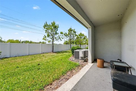 Townhouse in Tampa, Florida 2 bedrooms, 143.16 sq.m. № 2212699 - photo 28