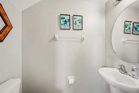Townhouse in Tampa, Florida 2 bedrooms, 143.16 sq.m. № 2212699 - photo 18
