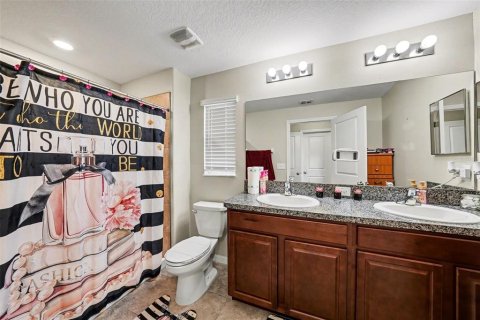 Townhouse in Tampa, Florida 2 bedrooms, 143.16 sq.m. № 2212699 - photo 22