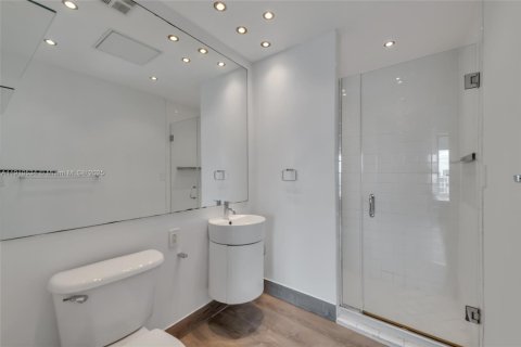 Купить кондоминиум в Майами, Флорида 2 спальни, 92.9м2, № 1966624 - фото 24