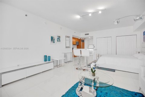 Condominio en alquiler en Miami, Florida, 50.72 m2 № 2345723 - foto 13