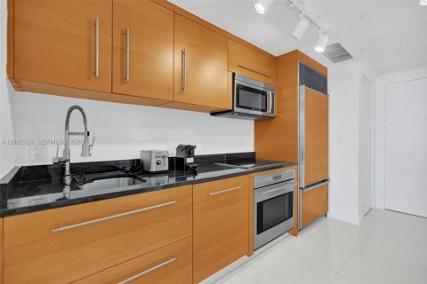 Condominio en alquiler en Miami, Florida, 50.72 m2 № 2345723 - foto 8
