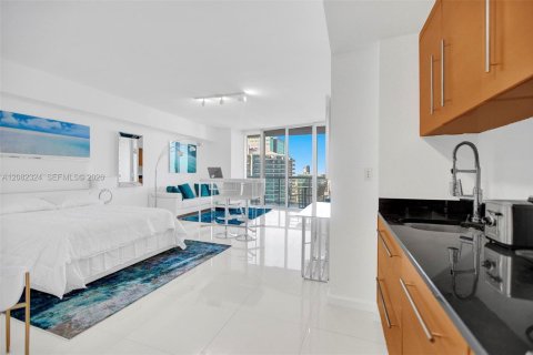 Condominio en alquiler en Miami, Florida, 50.72 m2 № 2345723 - foto 6
