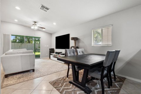 Casa en venta en Port St. Lucie, Florida, 3 dormitorios, 170.66 m2 № 2365219 - foto 21