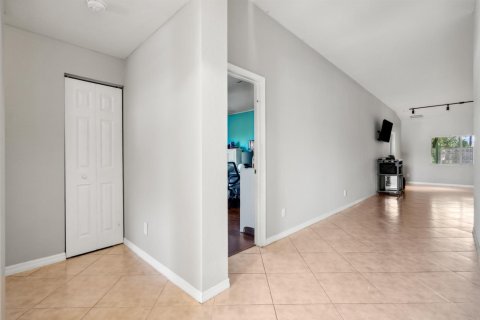 Casa en venta en Port St. Lucie, Florida, 3 dormitorios, 170.66 m2 № 2365219 - foto 15