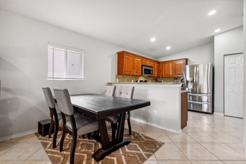 Casa en venta en Port St. Lucie, Florida, 3 dormitorios, 170.66 m2 № 2365219 - foto 19
