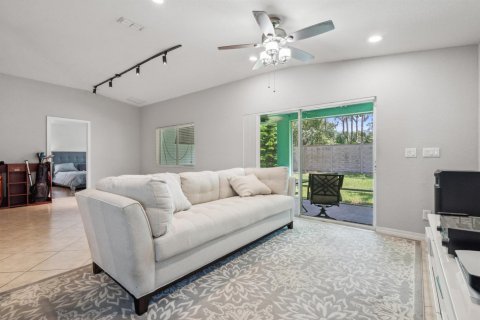 Casa en venta en Port St. Lucie, Florida, 3 dormitorios, 170.66 m2 № 2365219 - foto 16