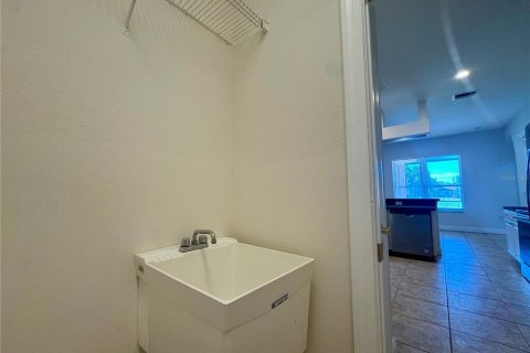 Casa en alquiler en Tampa, Florida, 4 dormitorios, 221.11 m2 № 1916115 - foto 25