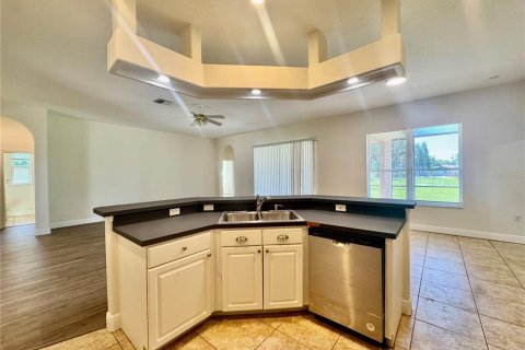 Casa en alquiler en Tampa, Florida, 4 dormitorios, 221.11 m2 № 1916115 - foto 8