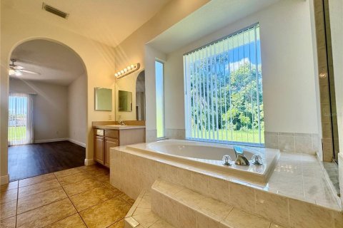 Casa en alquiler en Tampa, Florida, 4 dormitorios, 221.11 m2 № 1916115 - foto 15
