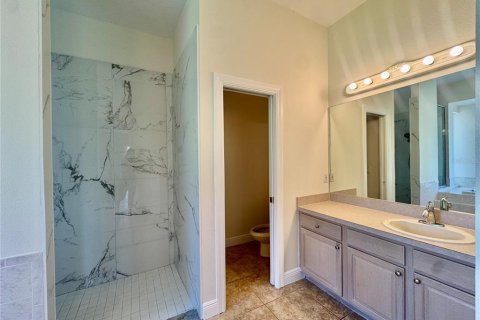 Casa en alquiler en Tampa, Florida, 4 dormitorios, 221.11 m2 № 1916115 - foto 16