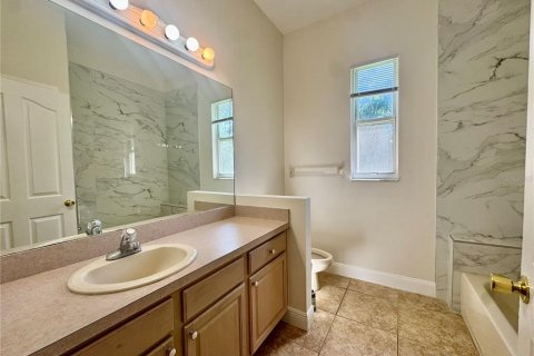 Casa en alquiler en Tampa, Florida, 4 dormitorios, 221.11 m2 № 1916115 - foto 19