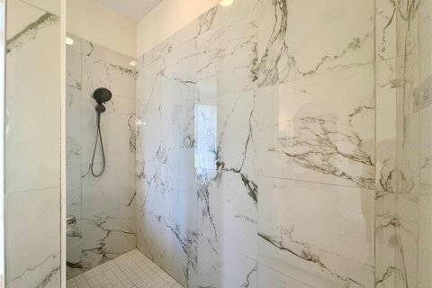 Casa en alquiler en Tampa, Florida, 4 dormitorios, 221.11 m2 № 1916115 - foto 17