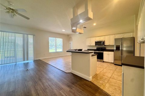 Casa en alquiler en Tampa, Florida, 4 dormitorios, 221.11 m2 № 1916115 - foto 6