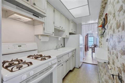 Copropriété à vendre à Saint Petersburg, Floride: 2 chambres, 74.32 m2 № 2150861 - photo 6