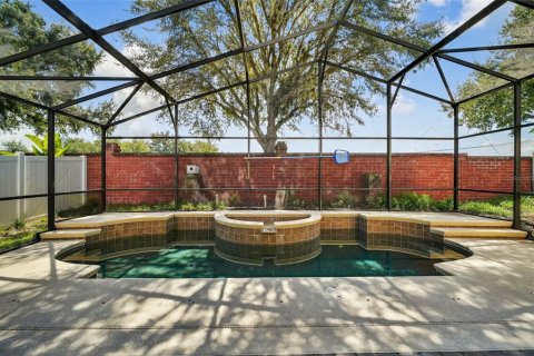 House in Tavares, Florida 4 bedrooms, 176.7 sq.m. № 1918893 - photo 2
