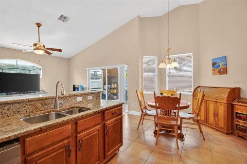 House in Tavares, Florida 4 bedrooms, 176.7 sq.m. № 1918893 - photo 18