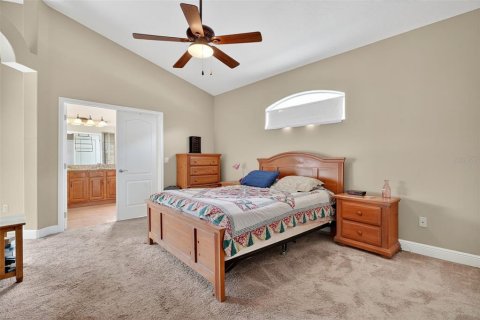 House in Tavares, Florida 4 bedrooms, 176.7 sq.m. № 1918893 - photo 22