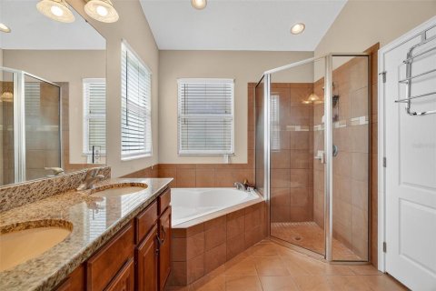 House in Tavares, Florida 4 bedrooms, 176.7 sq.m. № 1918893 - photo 24