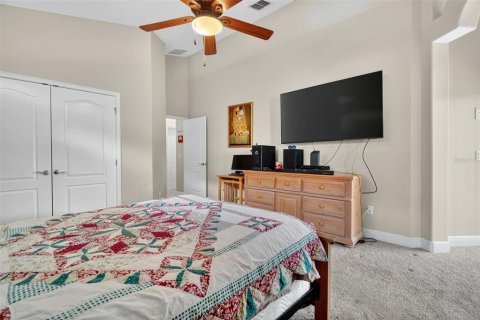 House in Tavares, Florida 4 bedrooms, 176.7 sq.m. № 1918893 - photo 23