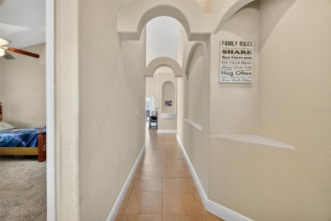 House in Tavares, Florida 4 bedrooms, 176.7 sq.m. № 1918893 - photo 6