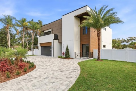 Villa ou maison à Tampa, Floride 4 chambres, 362.32 m2 № 2341941