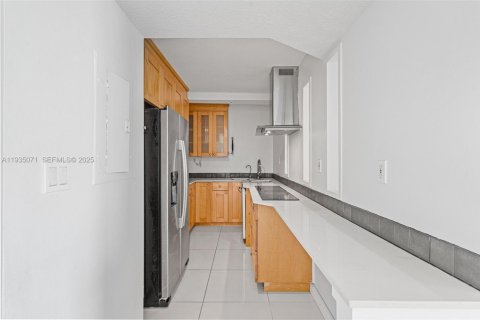 Condominio en venta en Miami Beach, Florida, 1 dormitorio, 62.8 m2 № 1993307 - foto 9